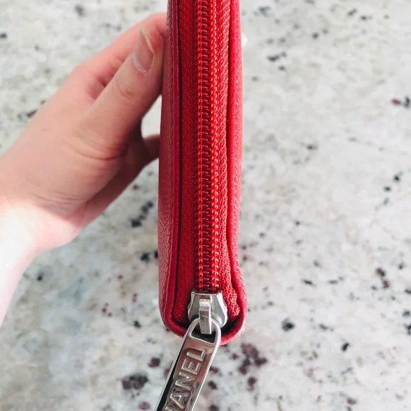 Chanel Timeless XL zipped long wallet in red caviar - Picture 4 of 15